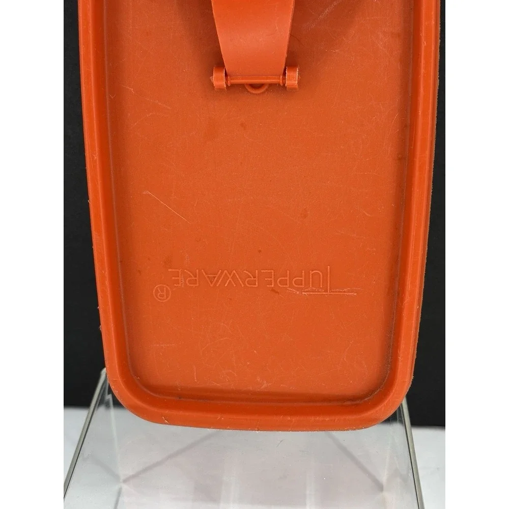 VGT Tupperware Red Replacement Lid 470-18
